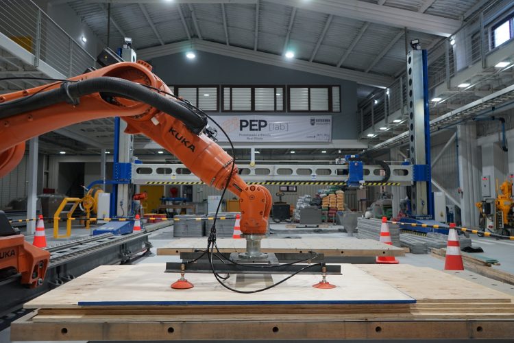Proyecto PATI impulsa robotización y monitoreo en SSGM junto a UBB