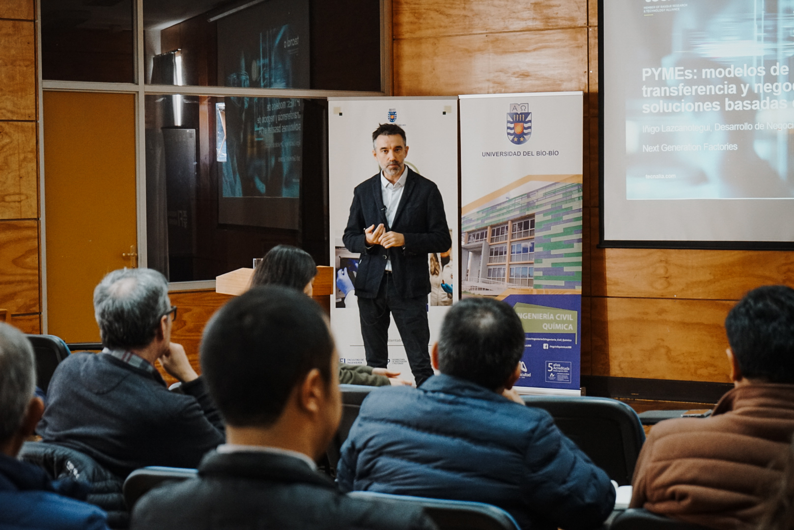 Proyecto PATI-UBB desarrolló seminario internacional sobre datos, Industria 4.0 e Inteligencia Artificial en PYMES